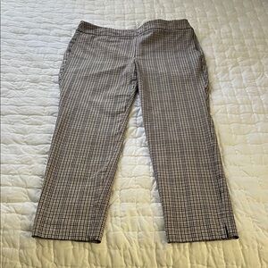 Talbots women’s  Black, Tan, and Cream Plaid Ankle Pants Size 8